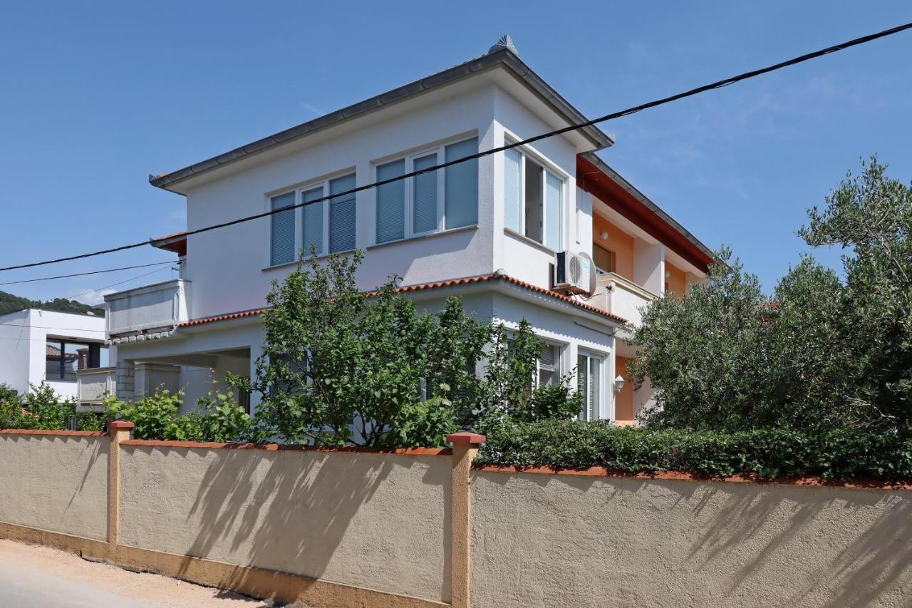 Apartments And Rooms By The Sea Banjol, Rab - 19692 Exterior photo